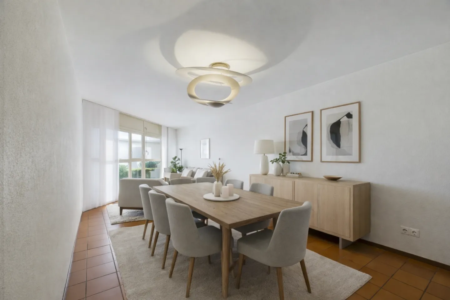 Bright detached house with large garden - Photo 3 of 13