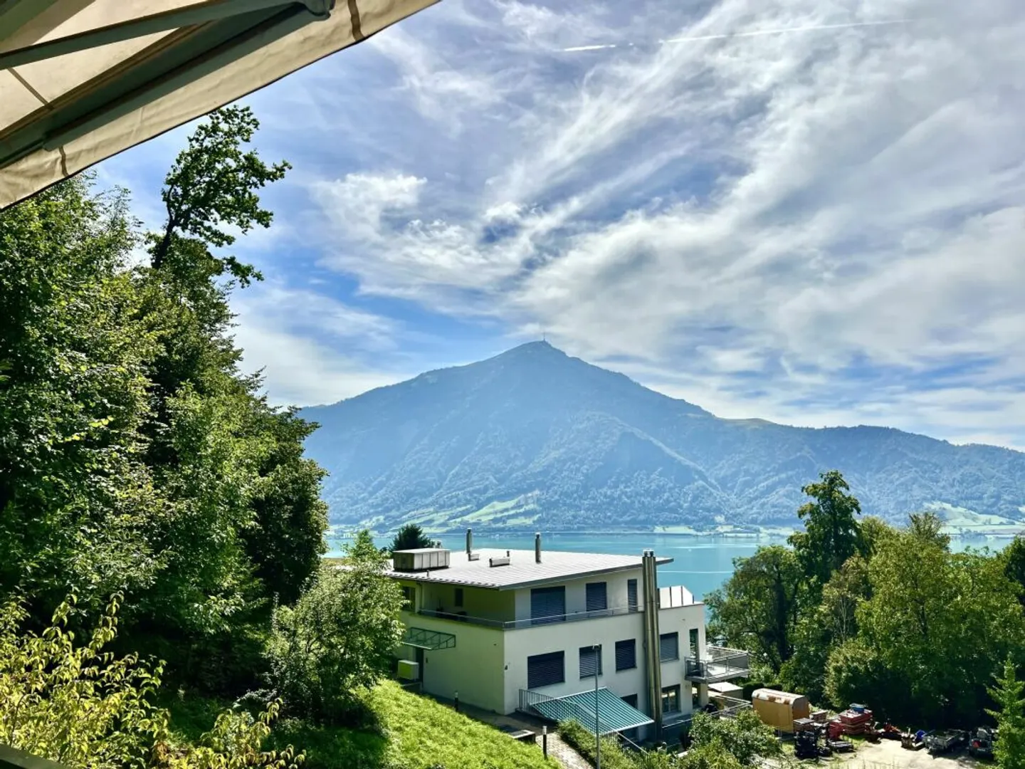 Appartement élégant 3,5 pièces avec vue sur le lac - Photo 4 sur 13