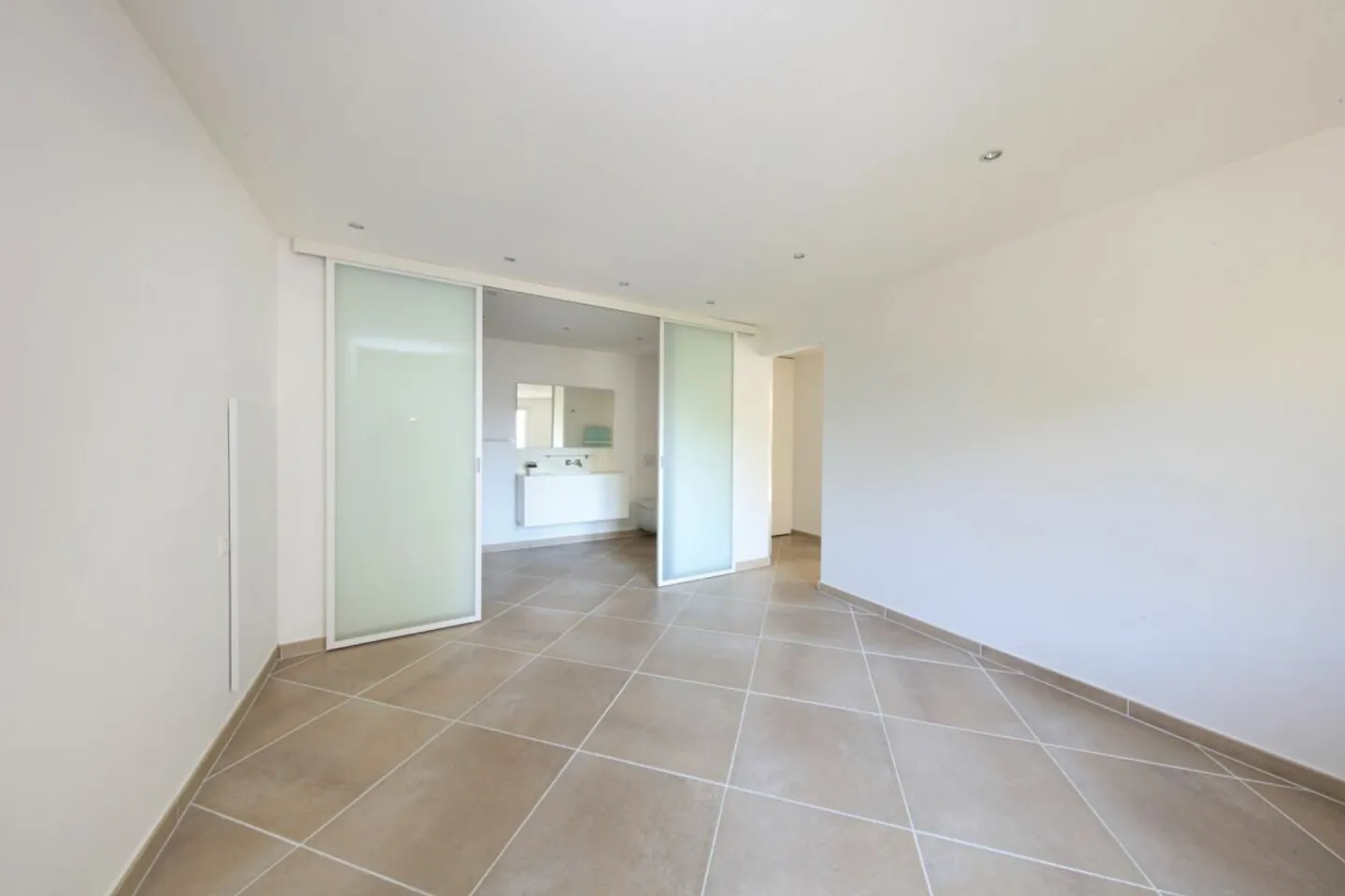 TENDER - Charming bright house - Photo 7 of 13