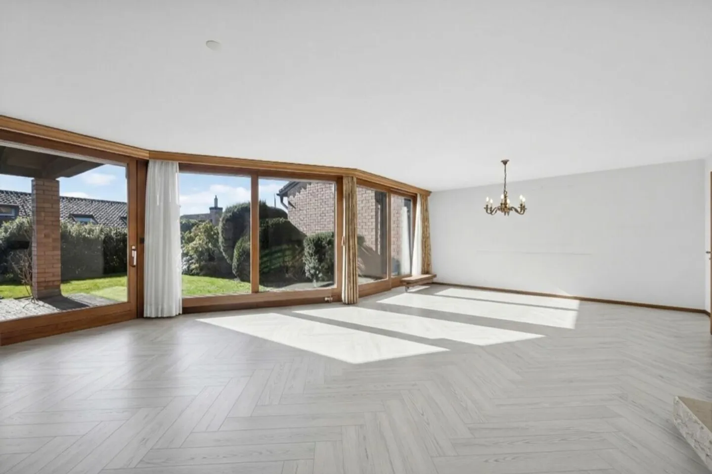 PANORAMA HARMONIE: 5.5 Room Corner House in Preferred Location - Photo 5 of 13