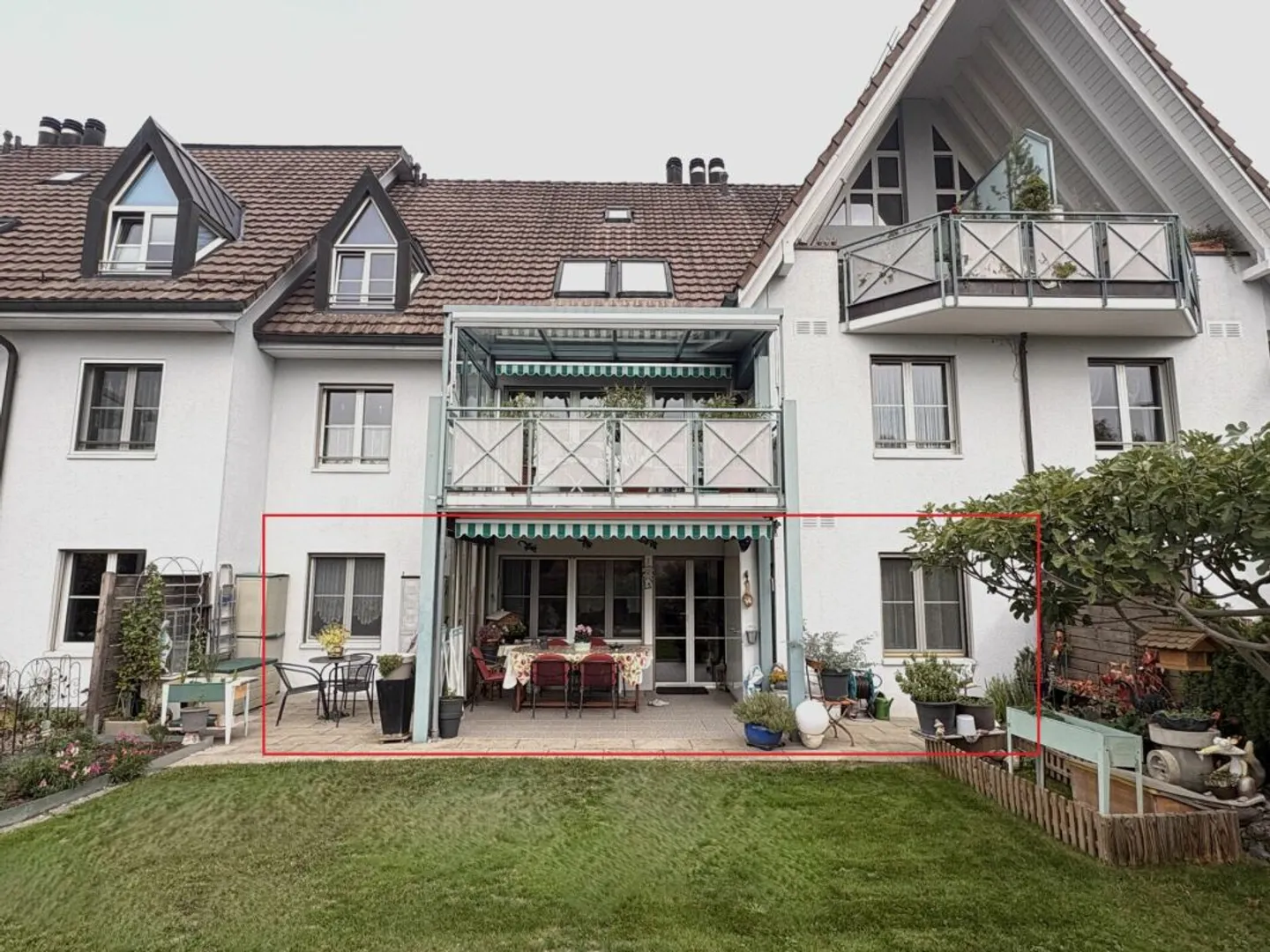 4½ Zimmer Erdgeschosswohnung mit zwei Sitzplätzen - Foto 1 di 13