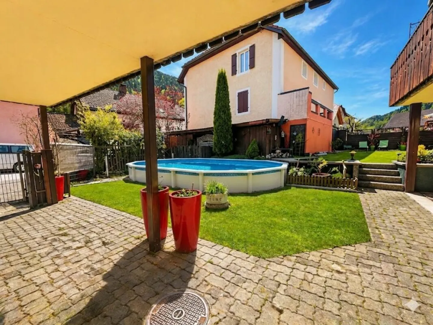 Wunderschönes Haus mit 4 Wohnungen - Foto 2 von 13