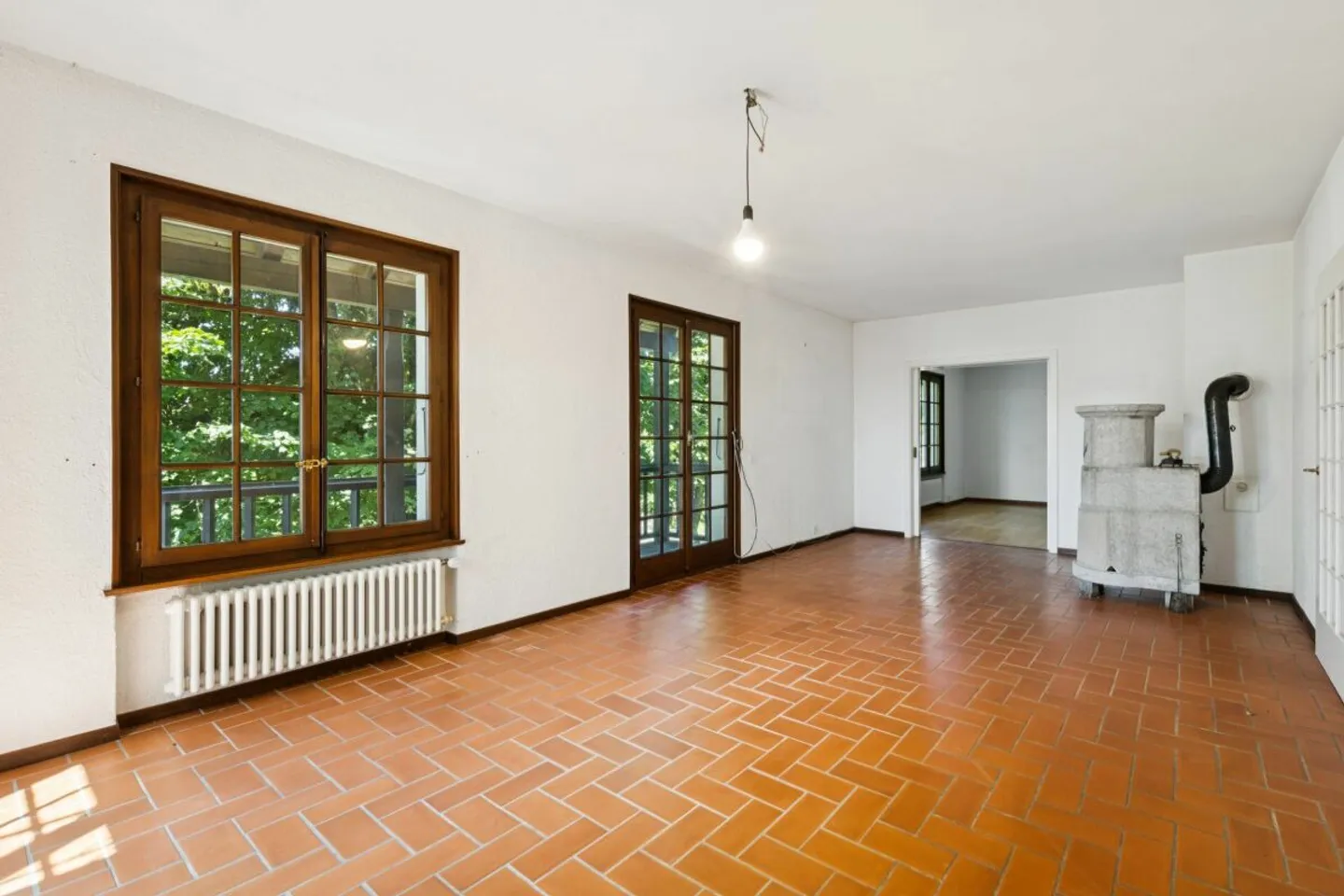 5-Zimmer Einfamilienhaus auf grosser Parzelle in Blonay VD mit See- und Bergsicht - Foto 7 von 13