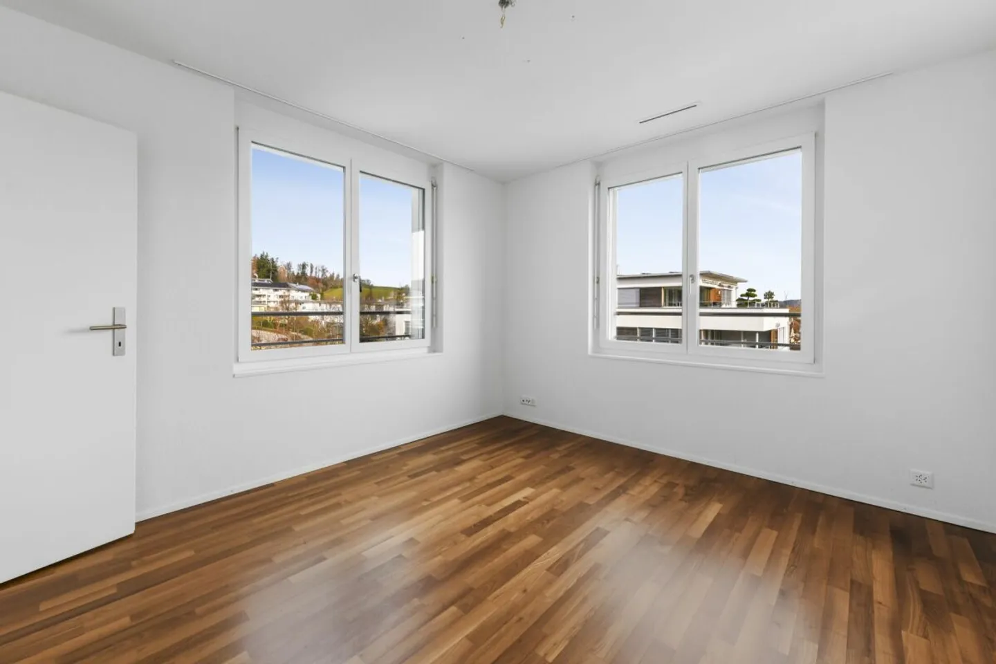 Minergie, modern comfort and attractive living with light, tranquility, and plenty of space! - Photo 10 of 13