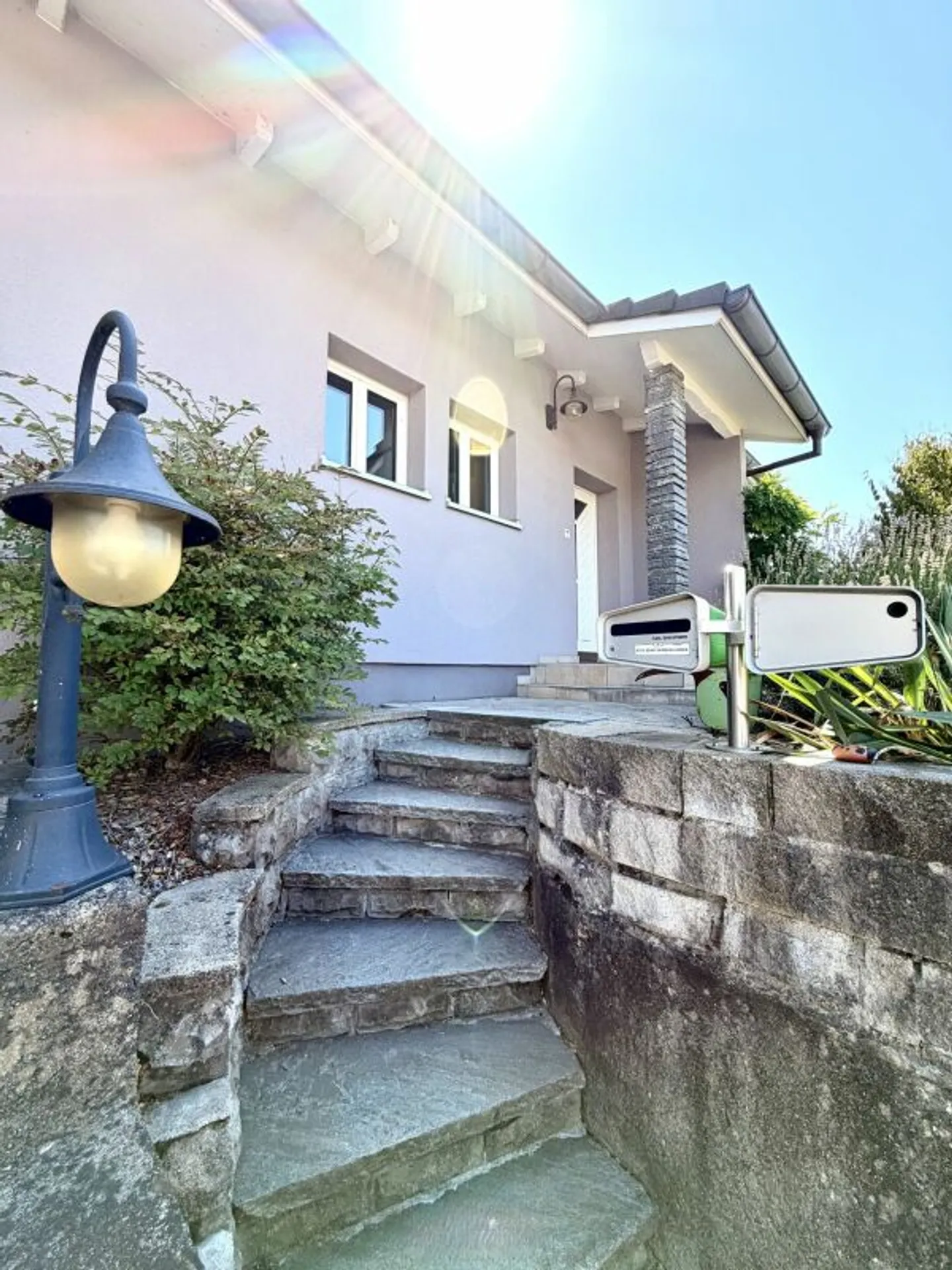Maison individuelle attrayante avec jardin bien entretenu ! - Photo 9 sur 13