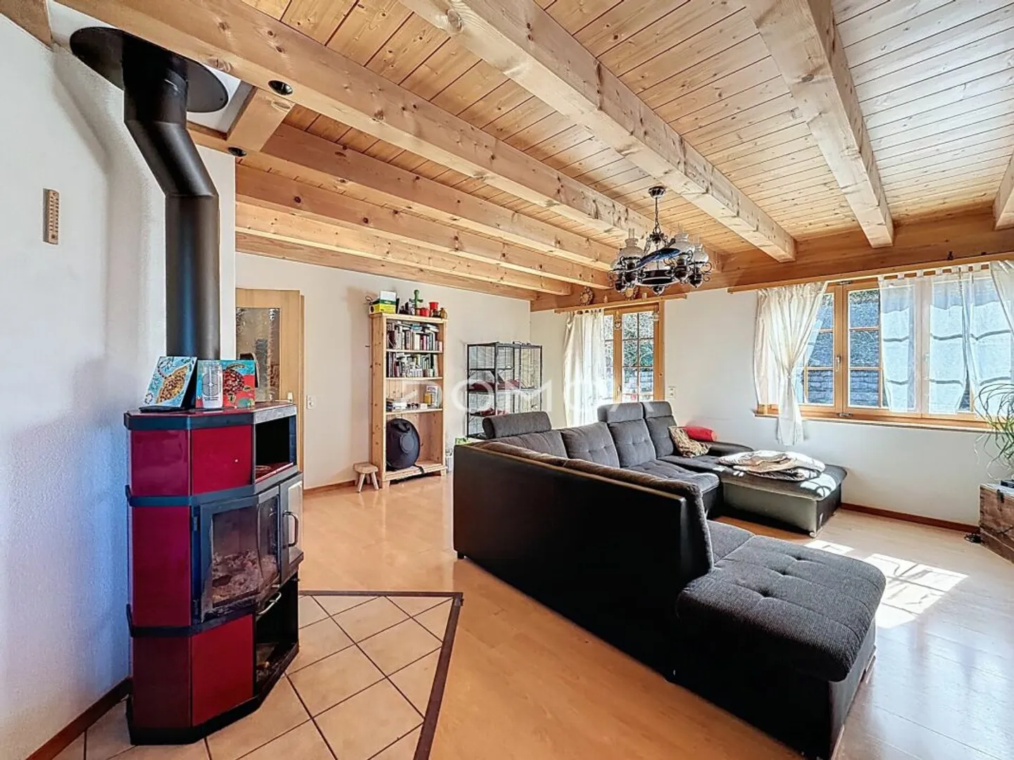 Authentic chalet with unobstructed view and large land - Photo 2 of 9