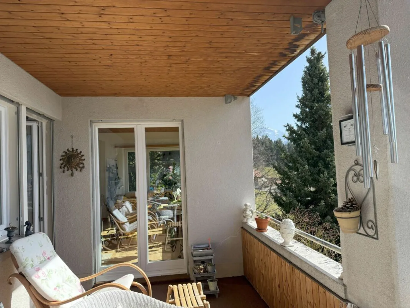 Charming Family Home with Lake View - Photo 10 of 13