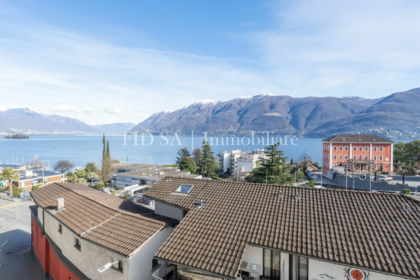 Charmante Wohnung mit Seesicht - Foto 1 von 7