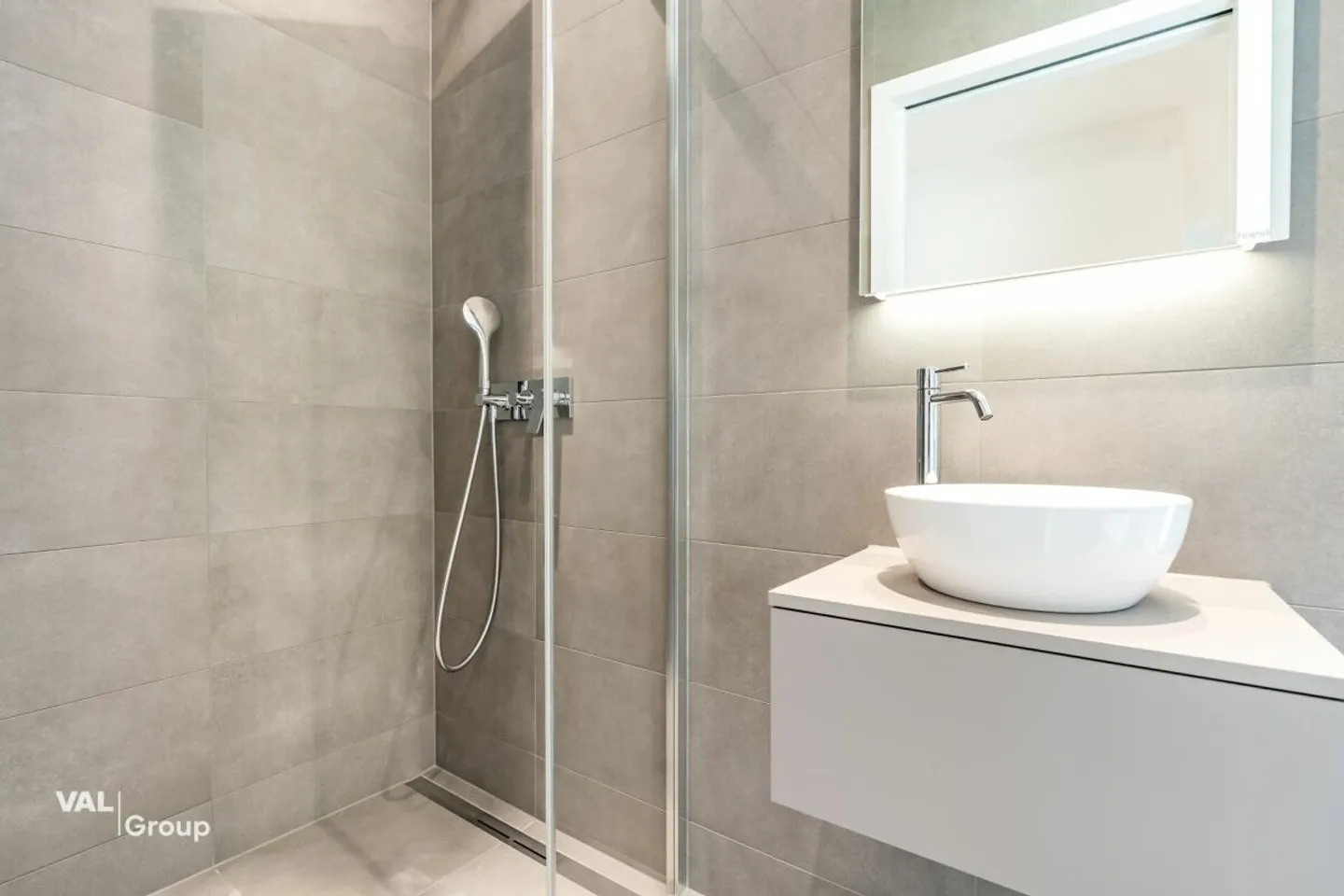 Première location d'un appartement de 3,5 pièces de haute qualité - Photo 9 sur 13