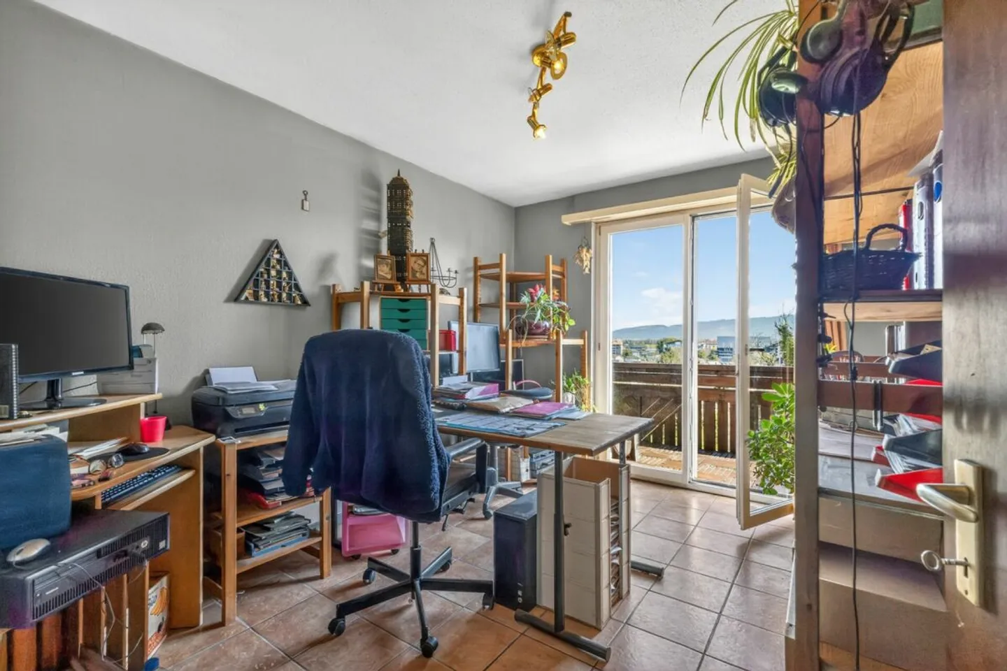 Eckreihenhaus mit unverbaubarer Aussicht, grosszügigem Balkon, erhöhter Lage und viel Privatsphäre - Photo 10 sur 13