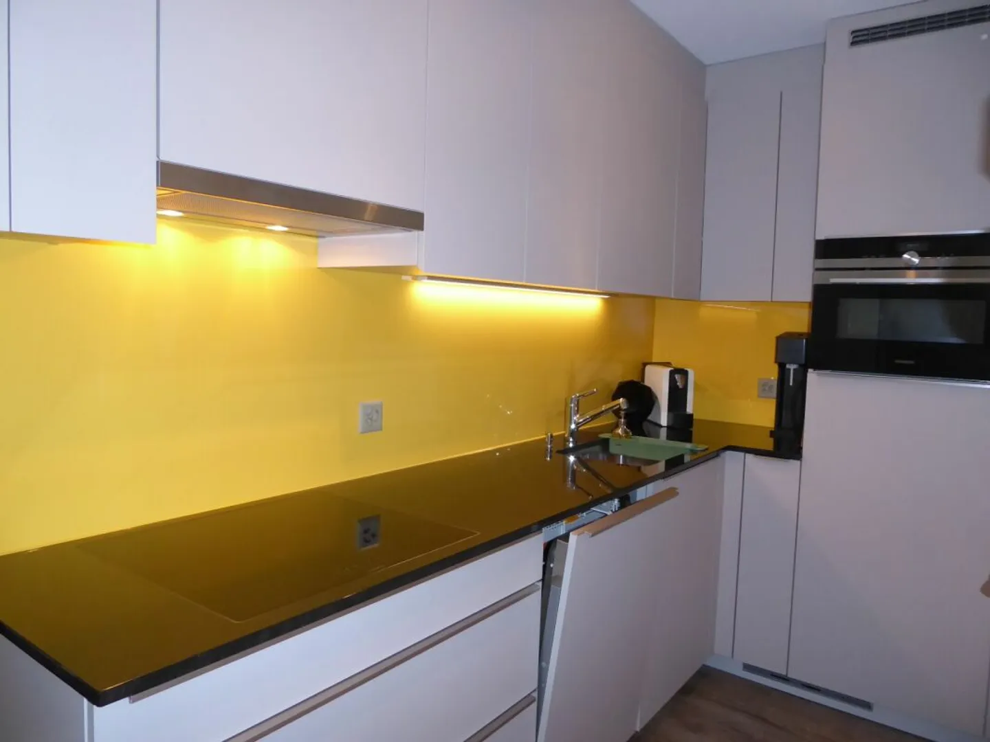 Renovated 2 1/2-room holiday apartment with an underground parking space - Photo 6 of 13