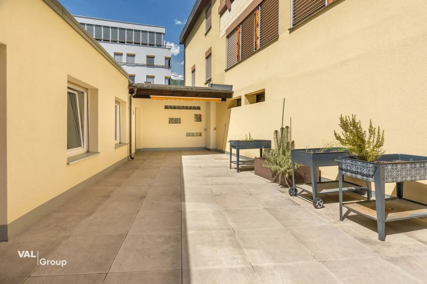 Exclusive 5.5-room apartment with single-family home character - prime location - Photo 12 of 13