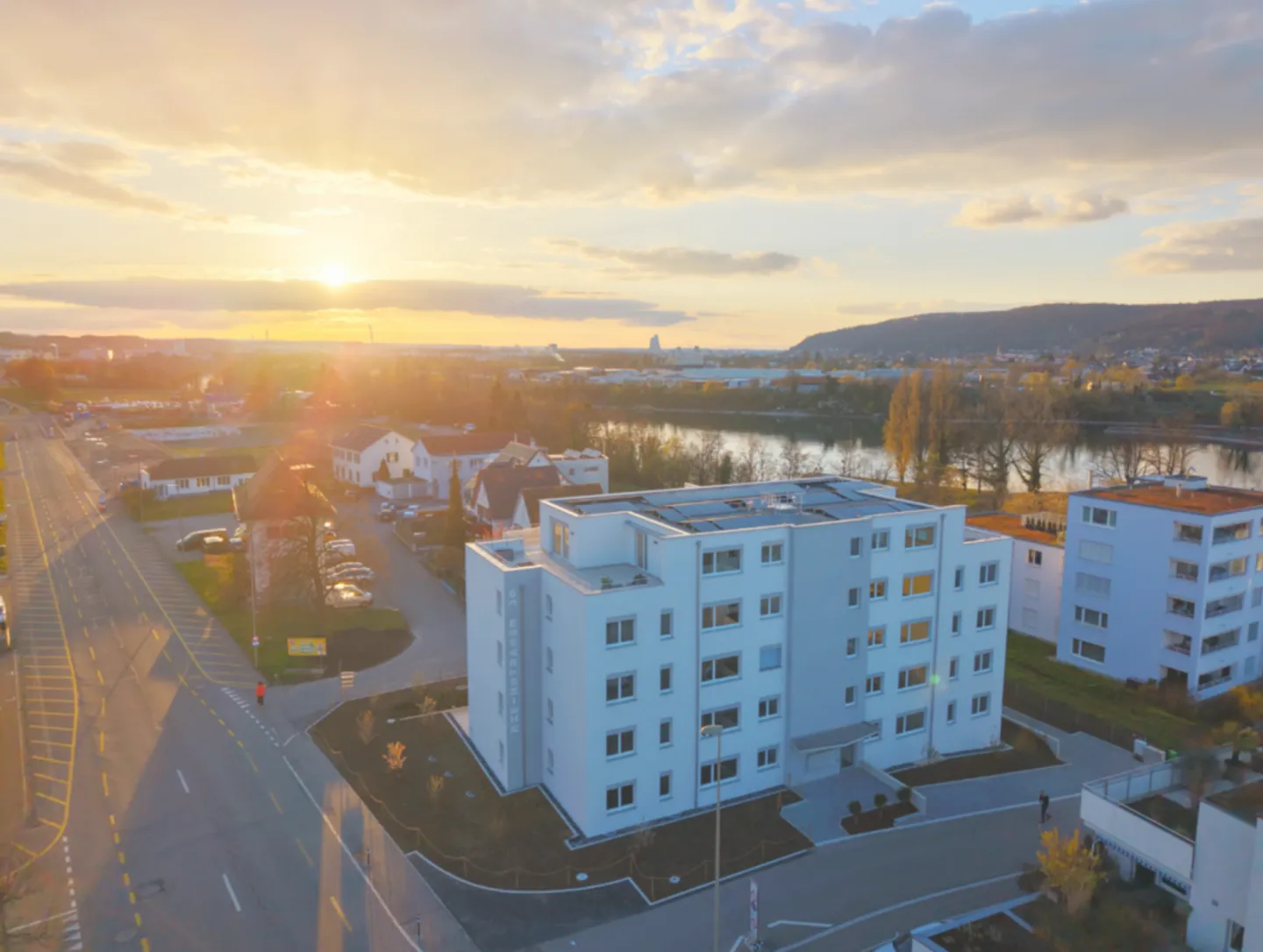 Exclusive 3.5-room penthouse apartment in first occupancy with 98 m² sun terrace - Photo 11 of 12