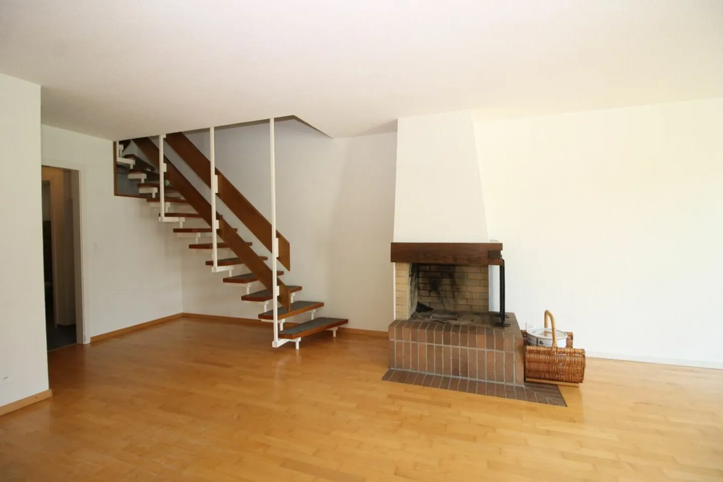 4-Room Maisonette - Photo 4 of 9