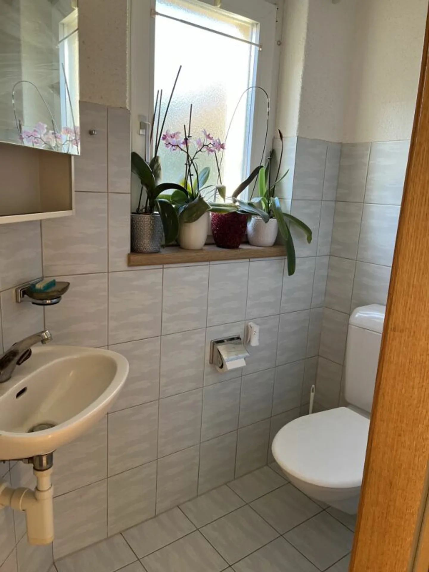 Charming semi-detached house with large garden and plenty of potential in a quiet location in Bözen - Photo 10 of 13