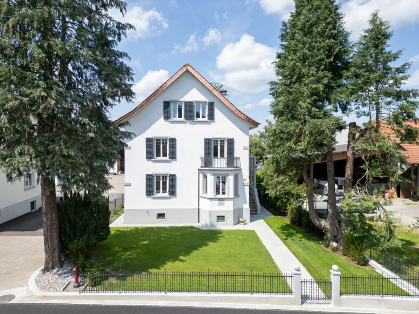 traumhaftes 6.5-Zimmer-Einfamilienhaus | Grundstücksfläche 642 m² - Foto 1 von 13