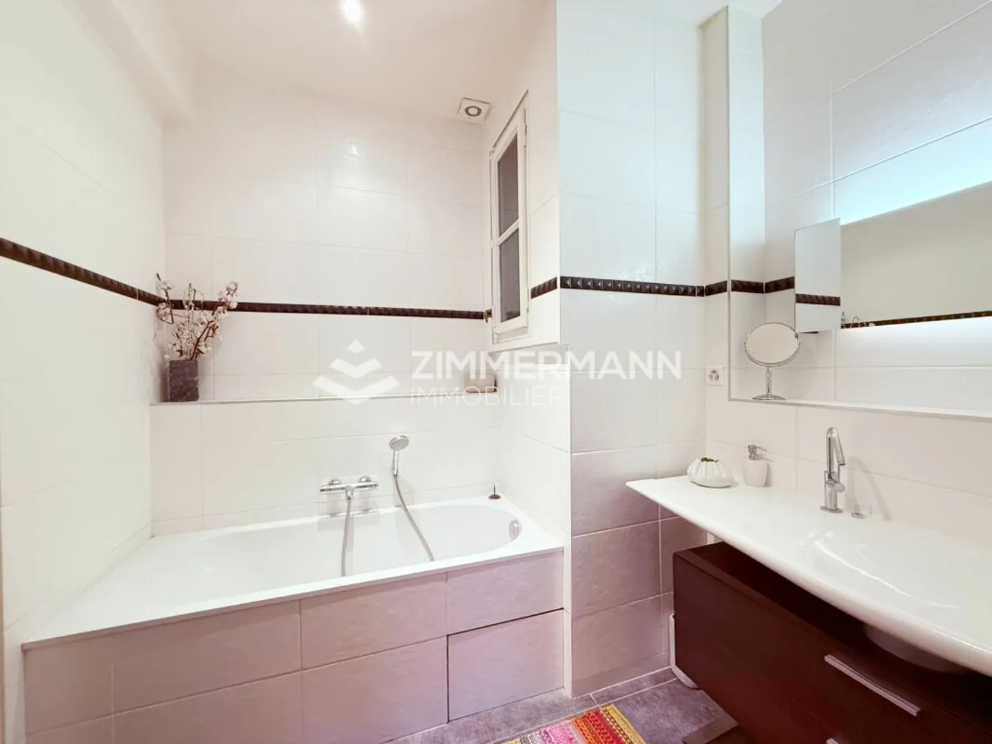 Superbe appartement meublé de 5 pièces au style Haussmannien en face de la perle du lac ! - Photo 7 sur 8