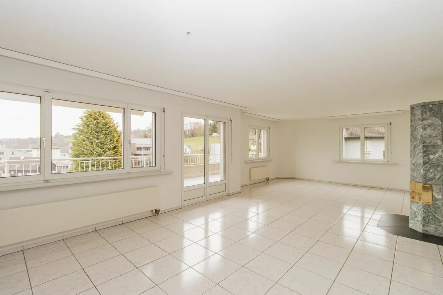 Modernes Einfamilienhaus mit Aussicht - Foto 8 von 13