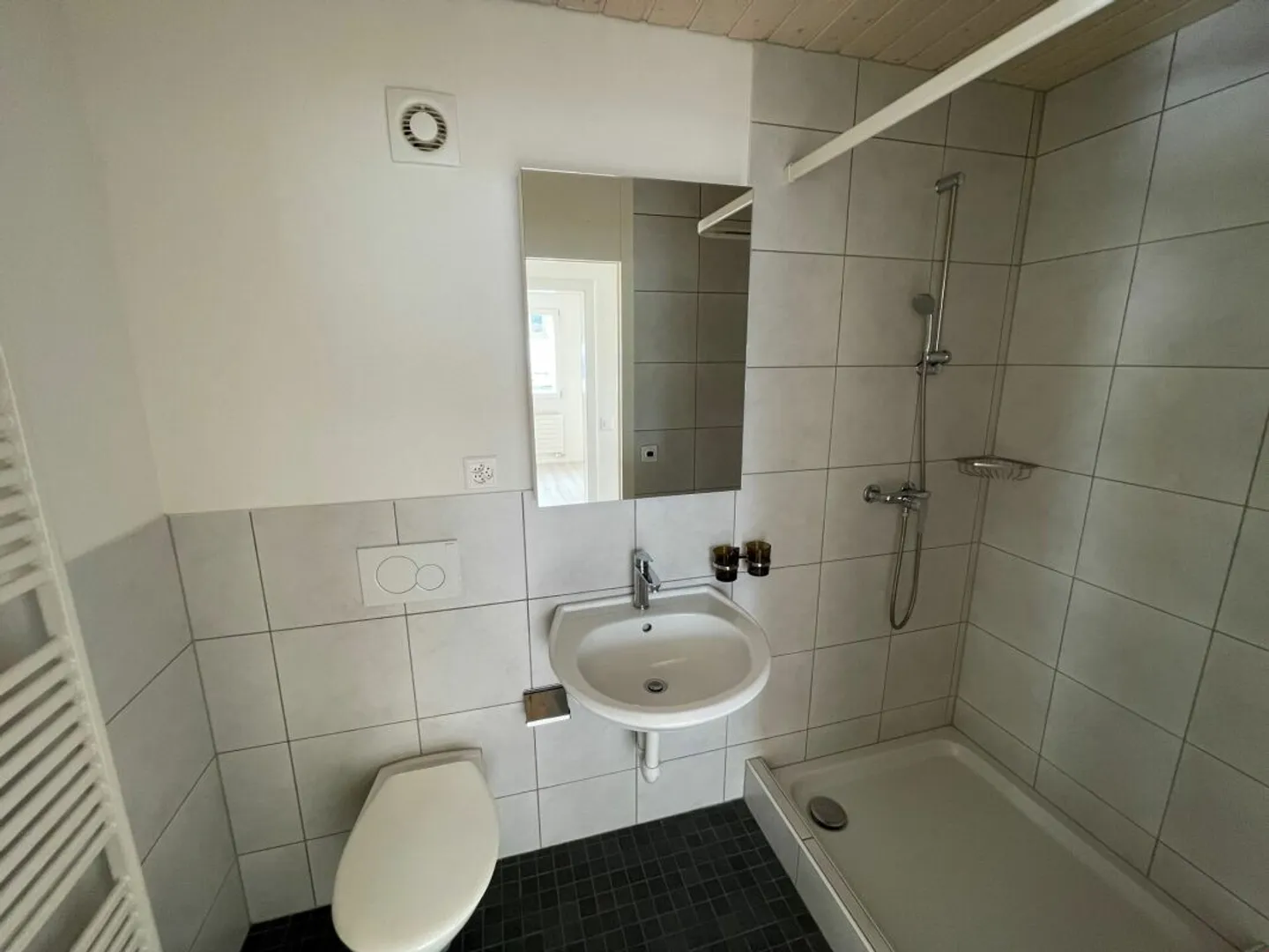 3.5 Room Sunny Garden Apartment - Photo 10 of 13