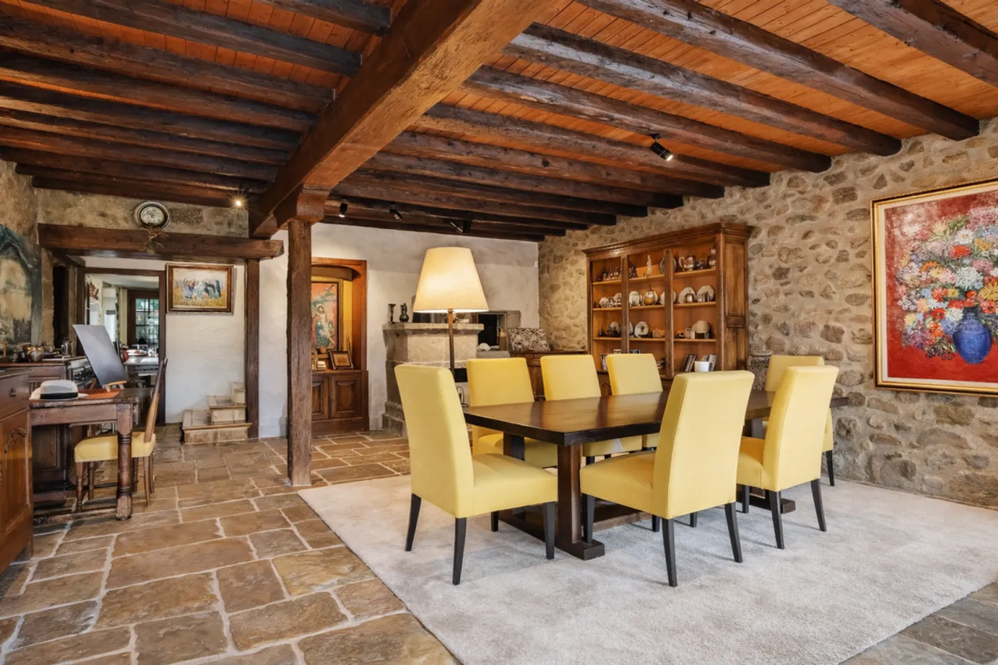 Village property with old-world charm, offering very generous spaces, located in Avusy, in the heart of the Geneva countryside - Photo 5 of 13