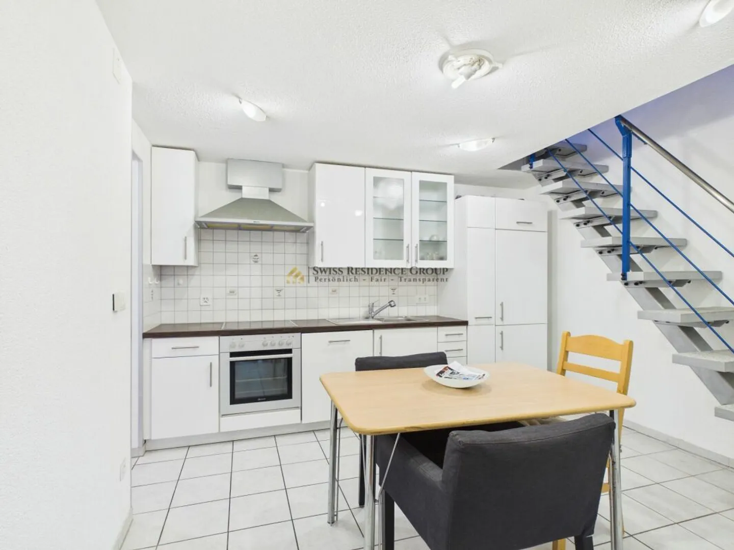 Charming 4.5-Room Terraced House in a Quiet Residential Area - Photo 3 of 13