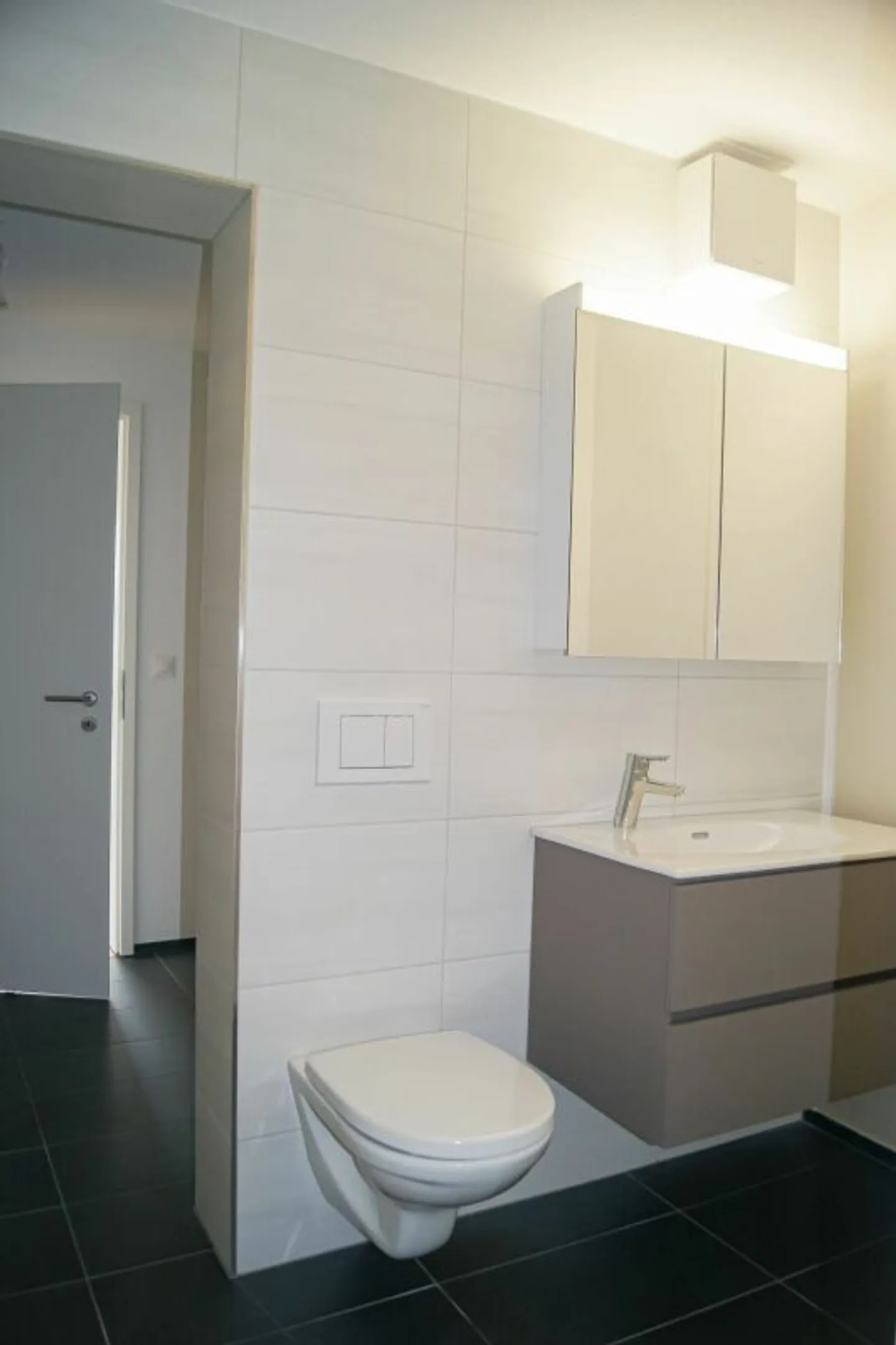 Living in the midst of the action! - Photo 5 of 9