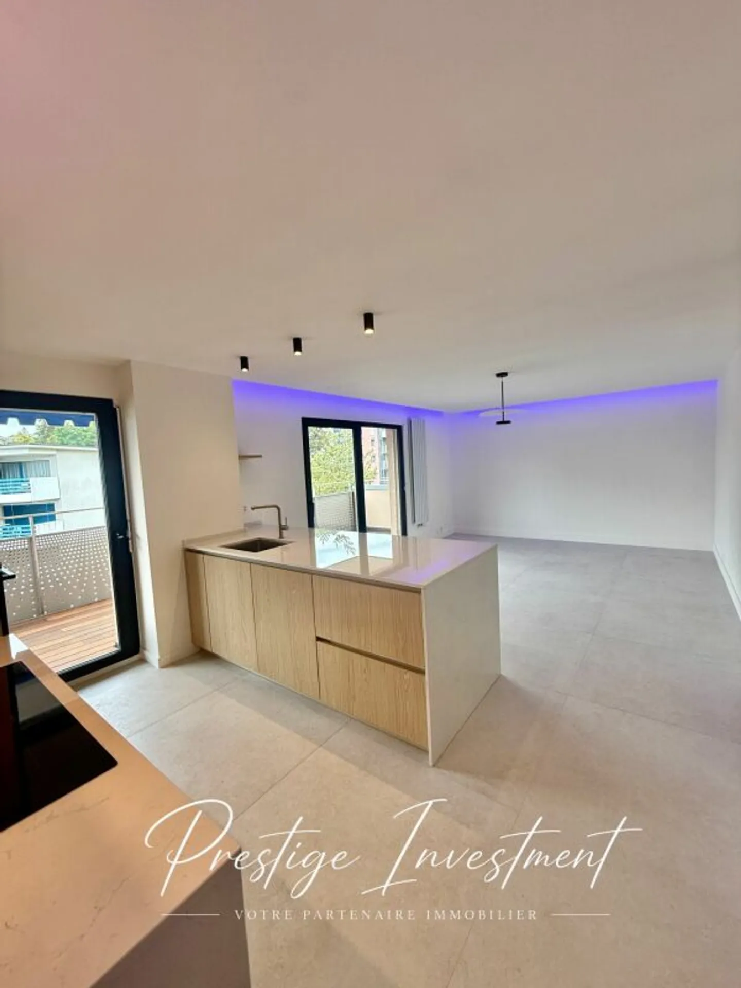 Appartement Charmant avec Vue sur le Lac - Photo 7 sur 13