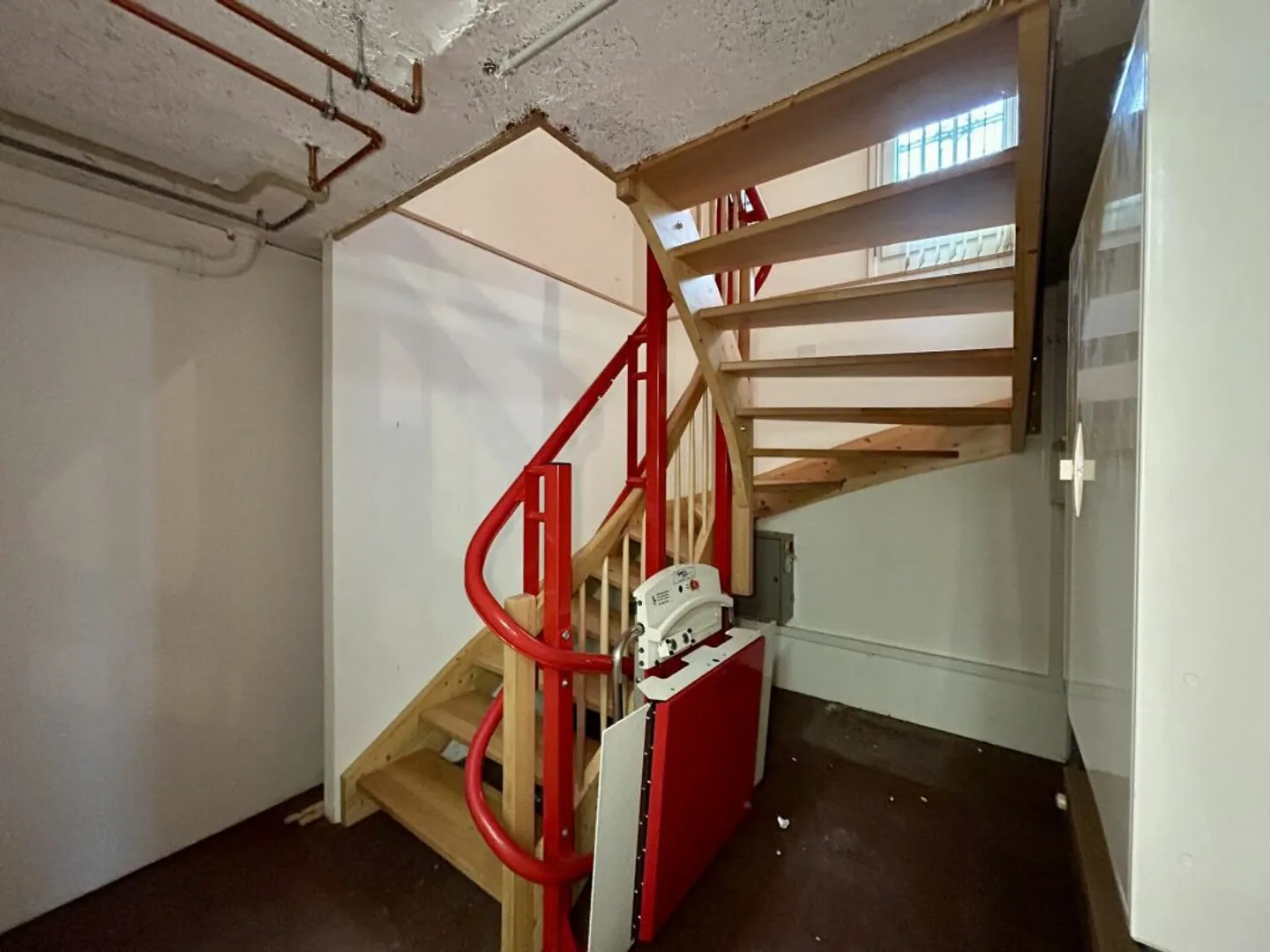 Charming 3.5 Room House with Apartment - Photo 9 of 13