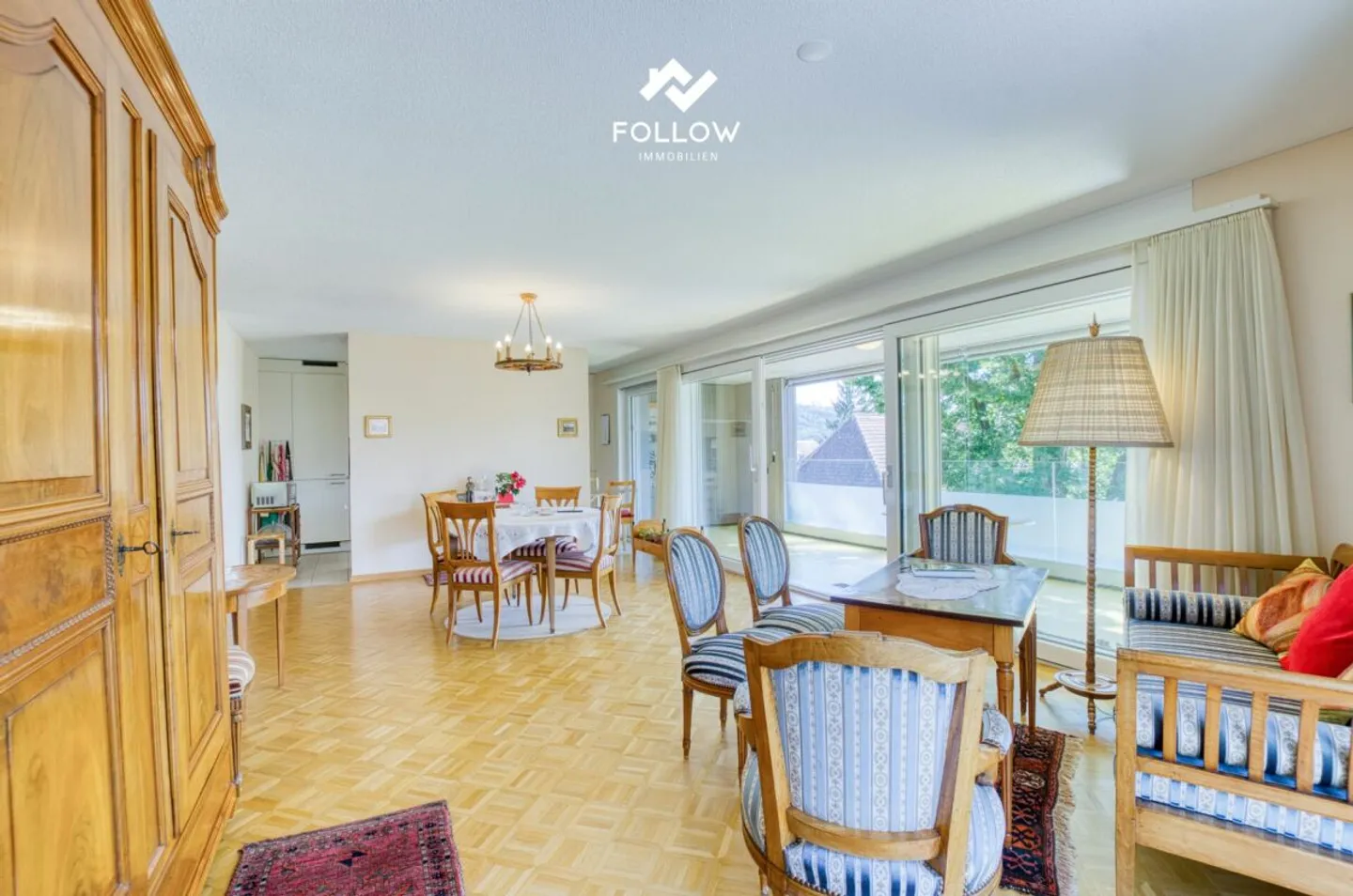 Light-Filled Dream Home: Elegant 4.5-Room Apartment in Prime Location in Brügg - Photo 5 of 13