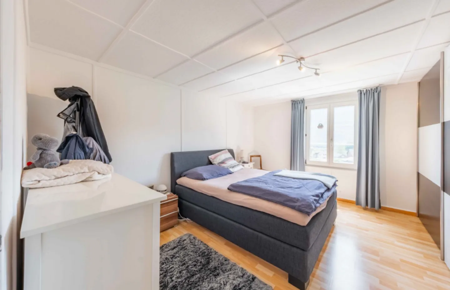 Casa trifamiliare con progetto di costruzione approvato per 3 appartamenti aggiuntivi - Foto 7 di 12