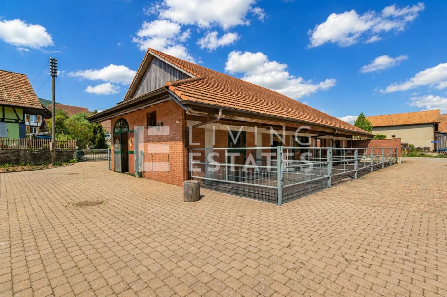 LUXURY FOR HUMAN & HORSE - UNIQUE IN ITS KIND - Photo 13 of 13