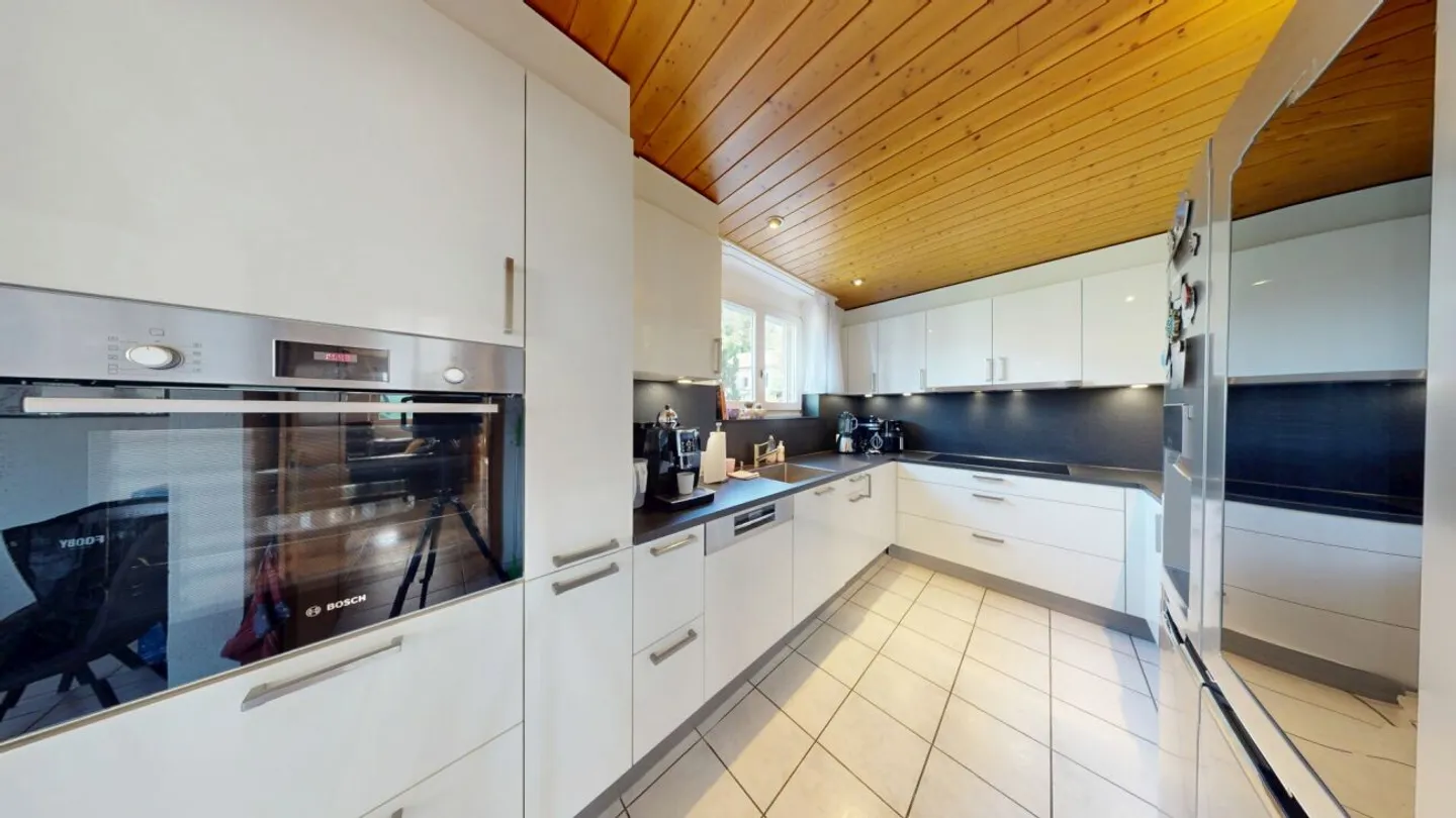 Exklusives 6.5-Zimmer-Doppeleinfamilienhaus mit sonnigem Wintergarten und viel Wohnkomfort - Photo 5 of 13