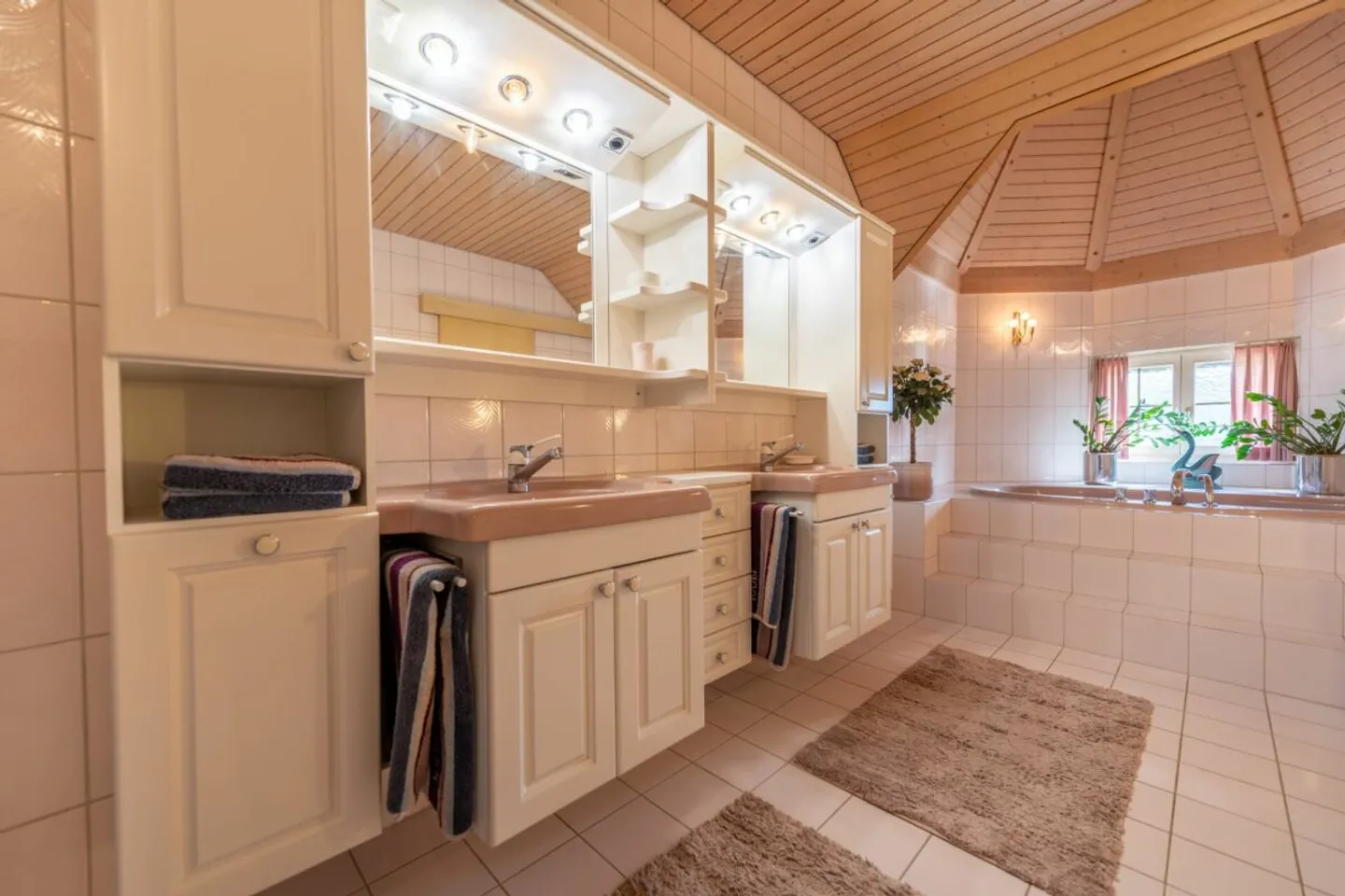 Geräumiges Duplex mit Garten - Foto 12 von 13