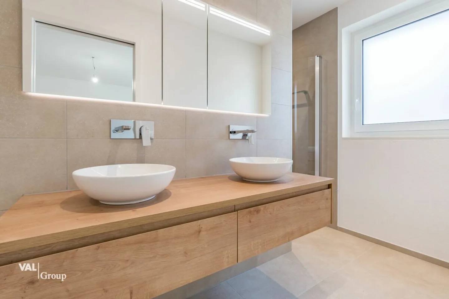 Spacious 2.5 Room Apartment with Generous Garden Area - Photo 6 of 13