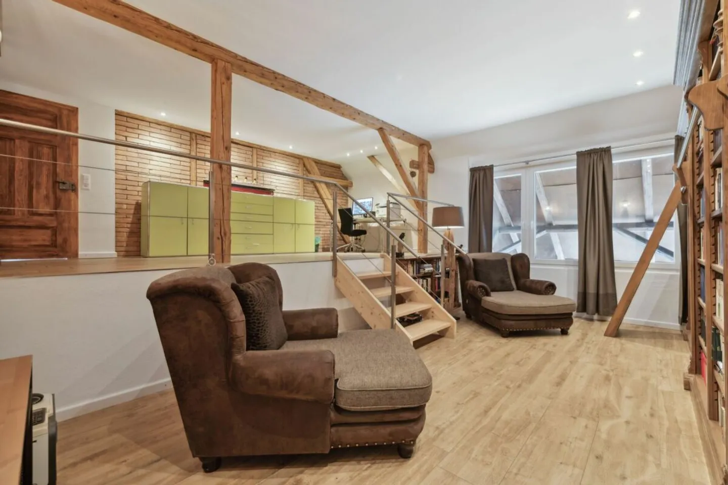 FERME RÉNOVÉE AVEC POTENTIEL D'EXTENSION - Photo 2 sur 13