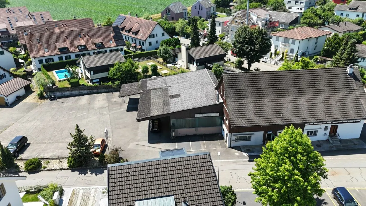 ESPACES DE STATIONNEMENT EXTÉRIEURS À LOUER - Photo 2 sur 4