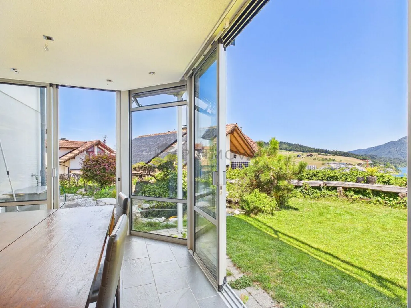 Ihre privates Paradies mit grandioser Aussicht und Garten - Photo 4 sur 13