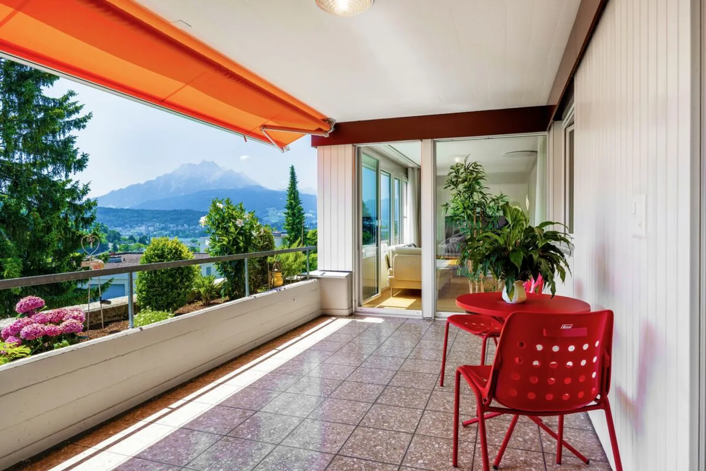 Exclusive Living with Lake View and Pilatus View - Photo 9 of 13