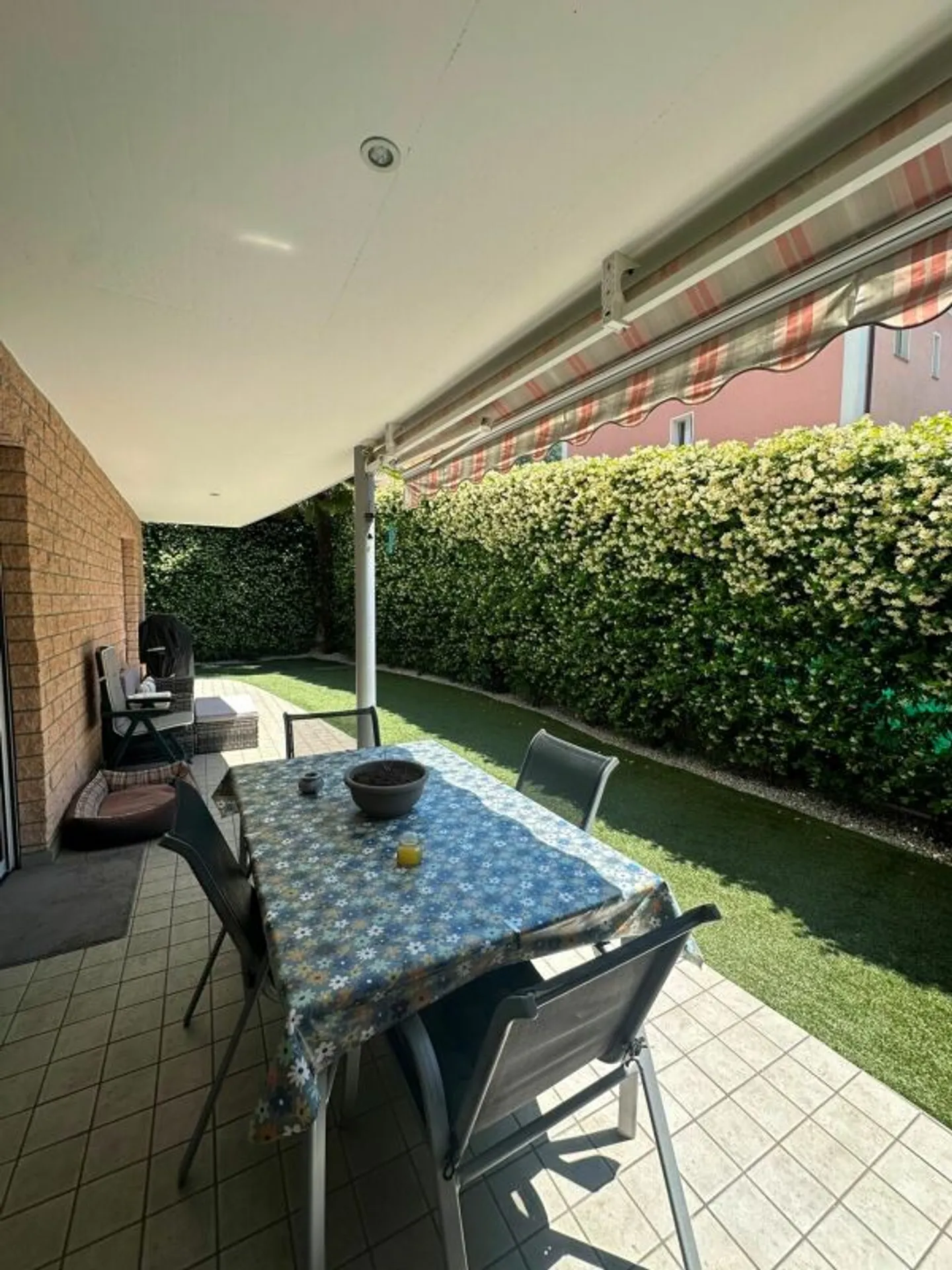 Privileged location with terrace and large garden - Photo 2 of 13