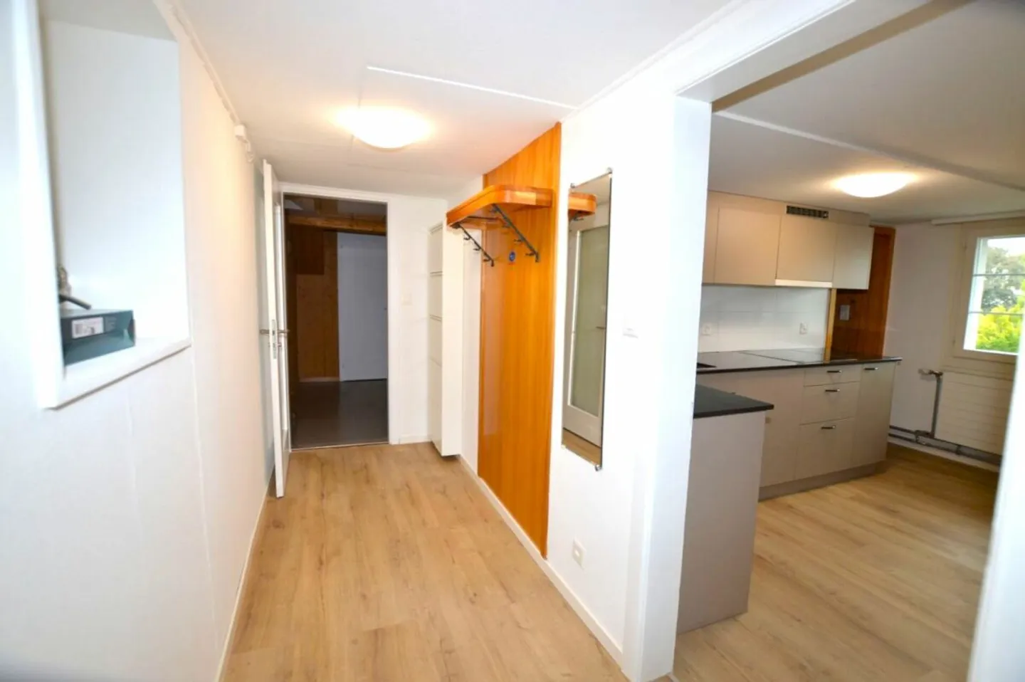 Frisch renovierte 2 Zimmer Wohnung - Photo 2 of 7