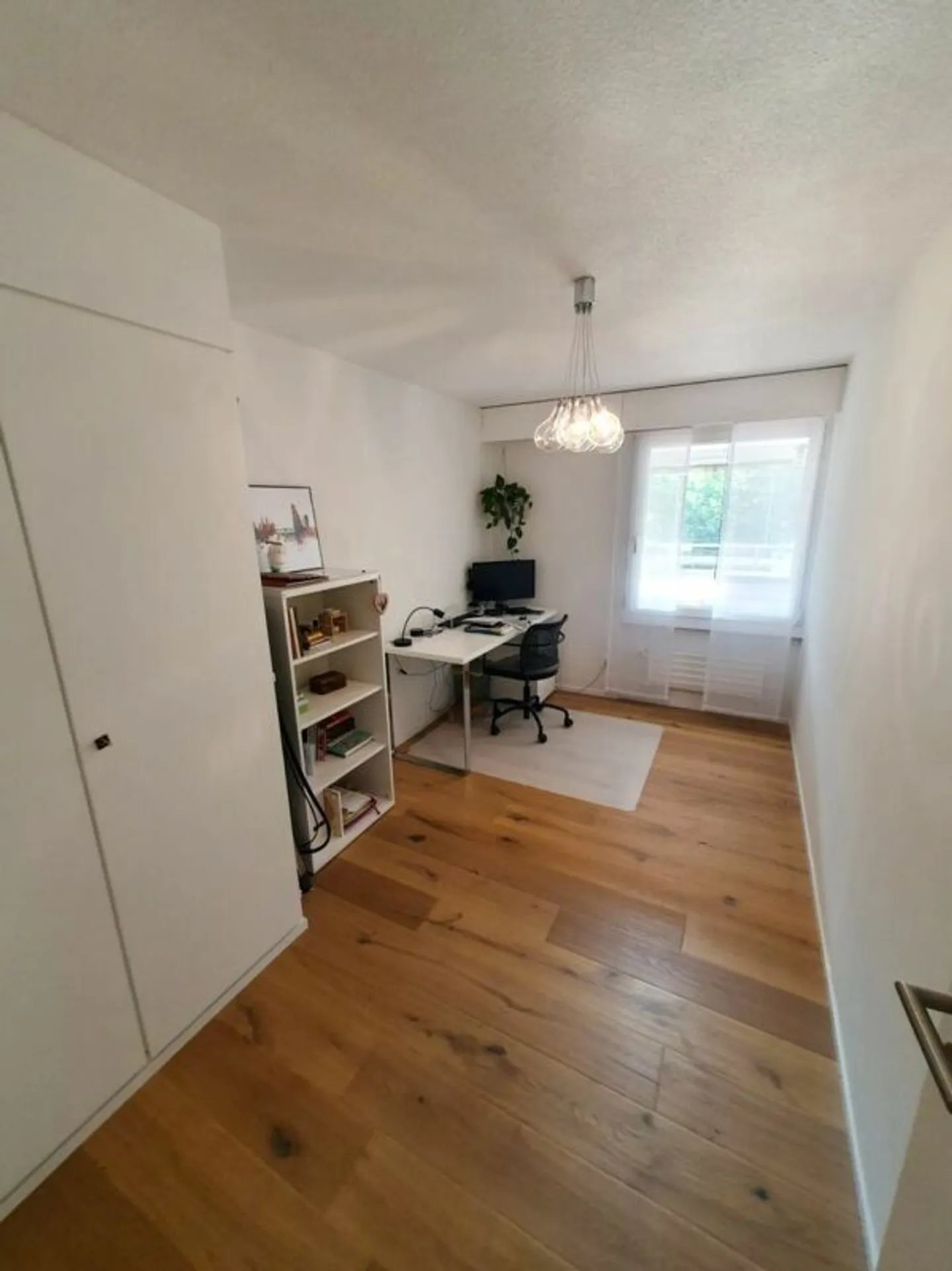 Luxurious 4.5 Room Apartment with a View of the Green - Photo 10 of 13