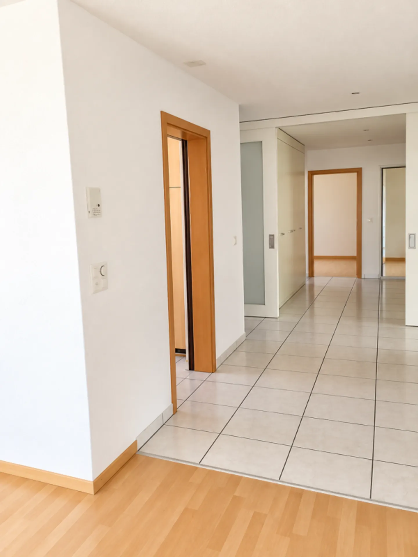 Wohnen mit Weitblick - 4.5-Zimmer-Wohnung mit See- und Bergsicht - Photo 9 of 13