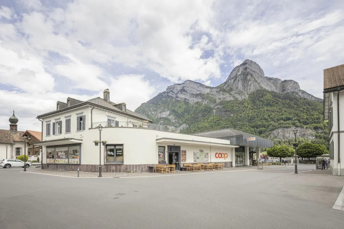 Attractive commercial space in the center - flexible use - Photo 1 of 9