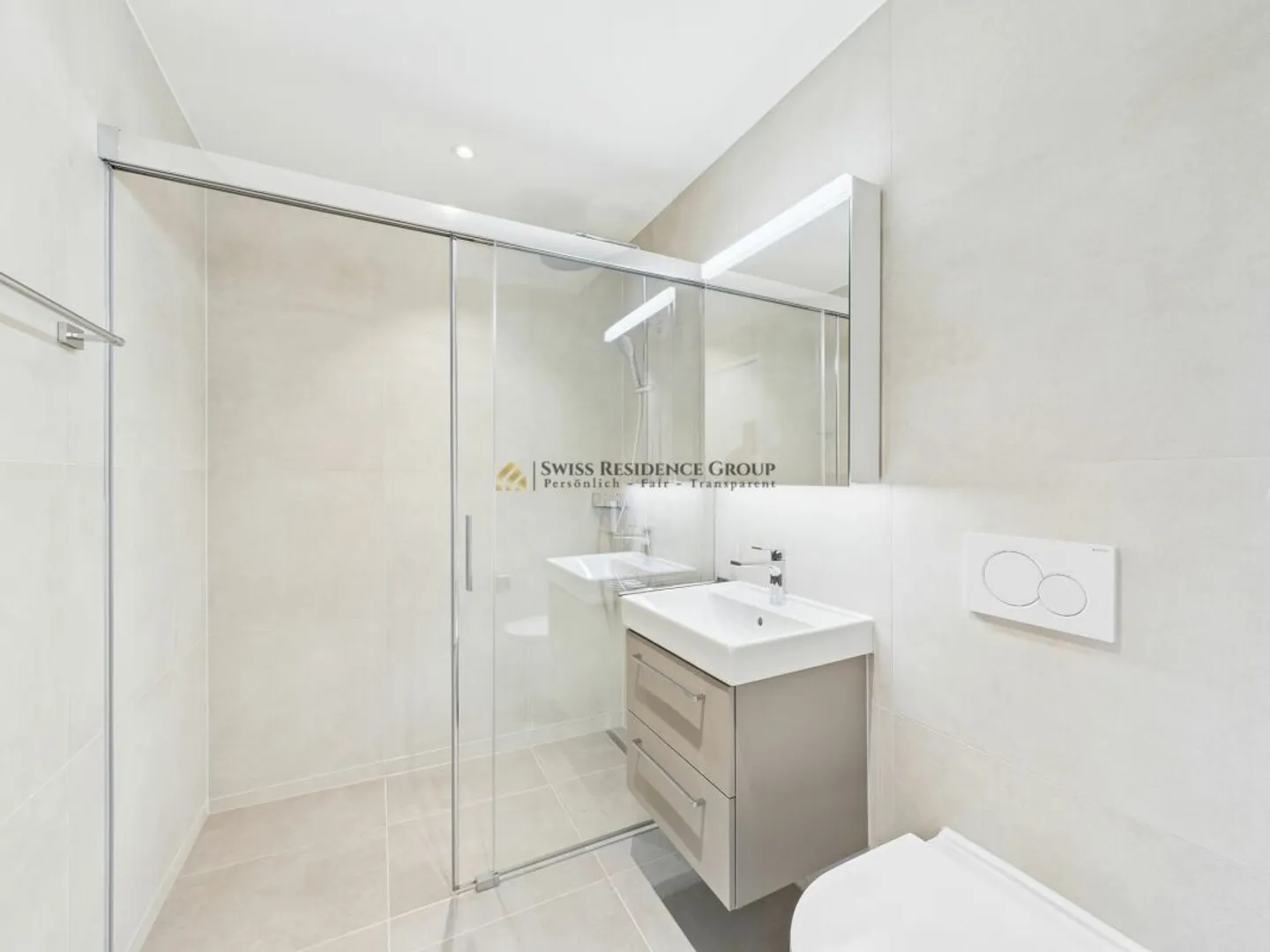 High-quality first rental in a quiet location with a view - Photo 7 of 9