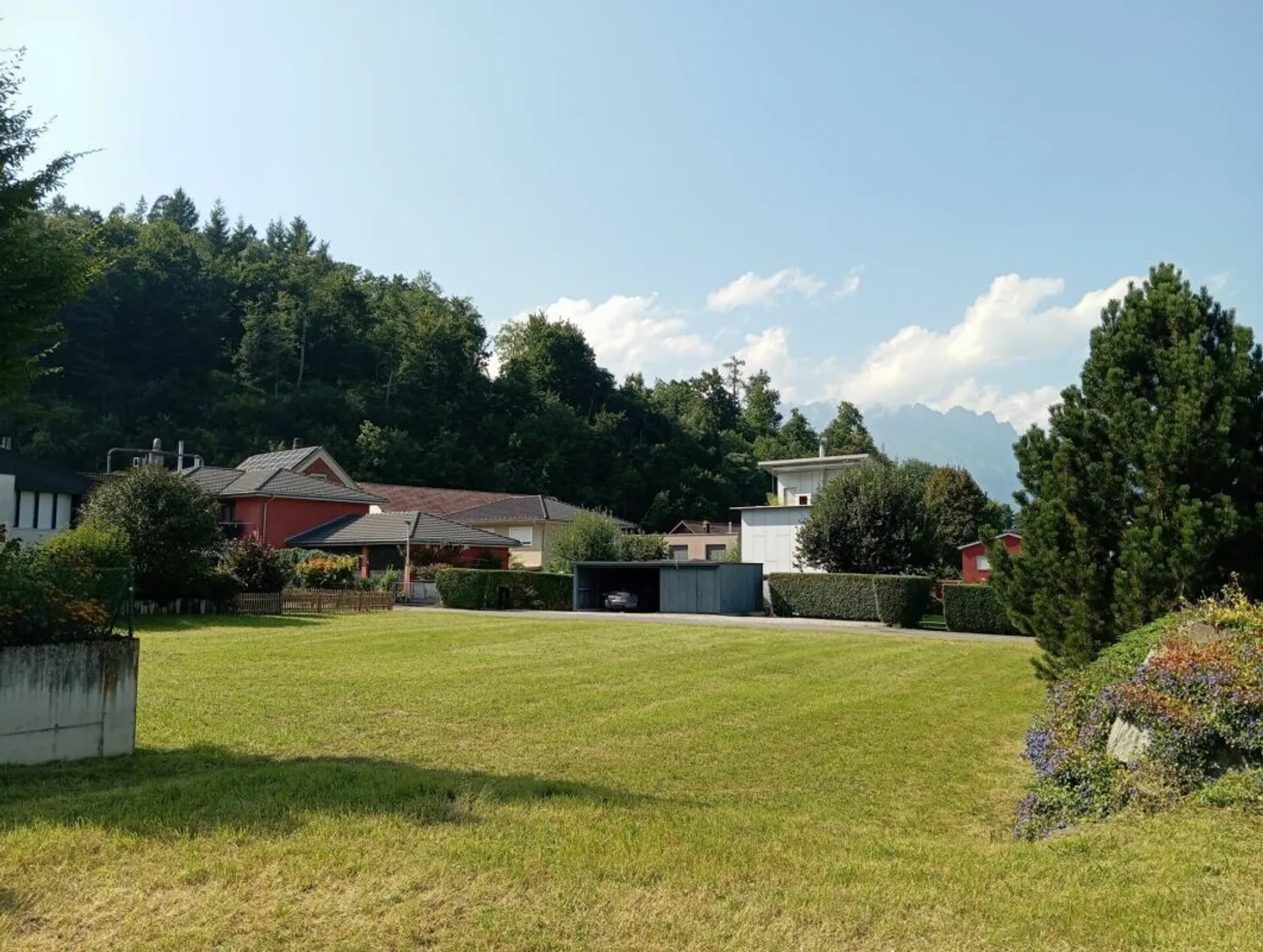 Sunny, centrally located building land in residential zone W2 in Buchs SG - Photo 3 of 4