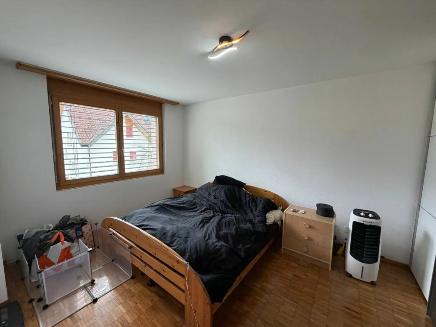 Appartement spacieux de 2,5 pièces avec garage individuel et beaucoup d'espace de rangement - Photo 5 sur 9