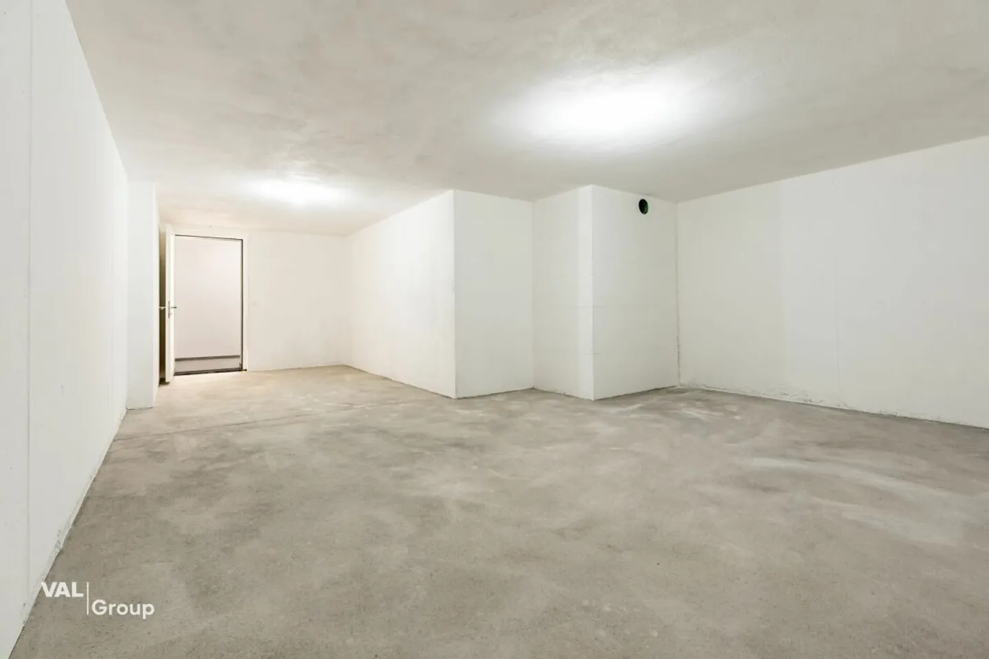 Stylish Apartment in Sunny Location - Photo 8 of 13