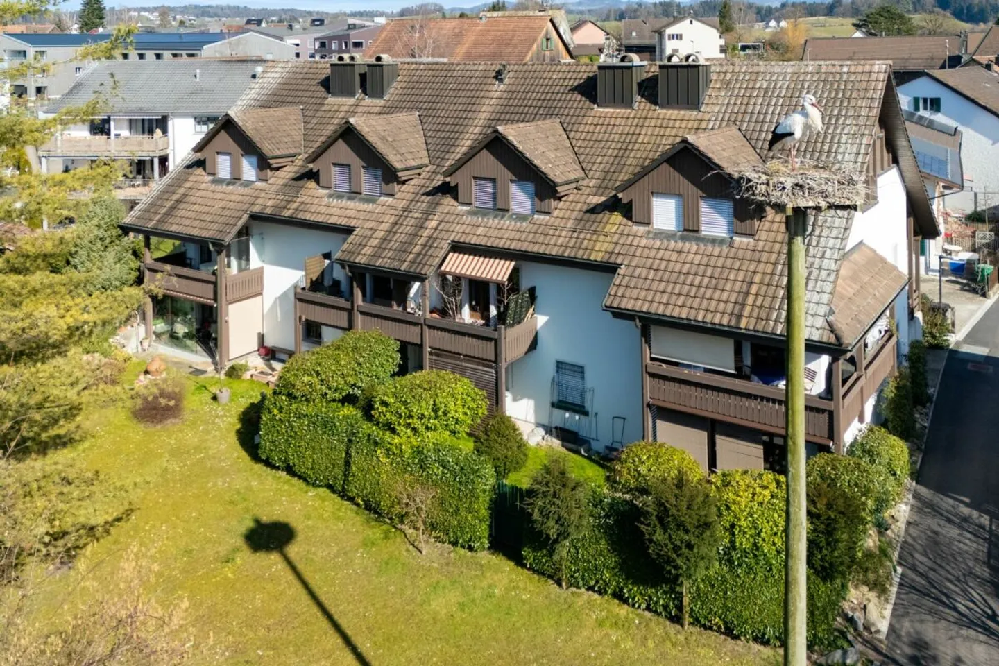 Zentral mit Blick ins Grüne! - Foto 11 von 12