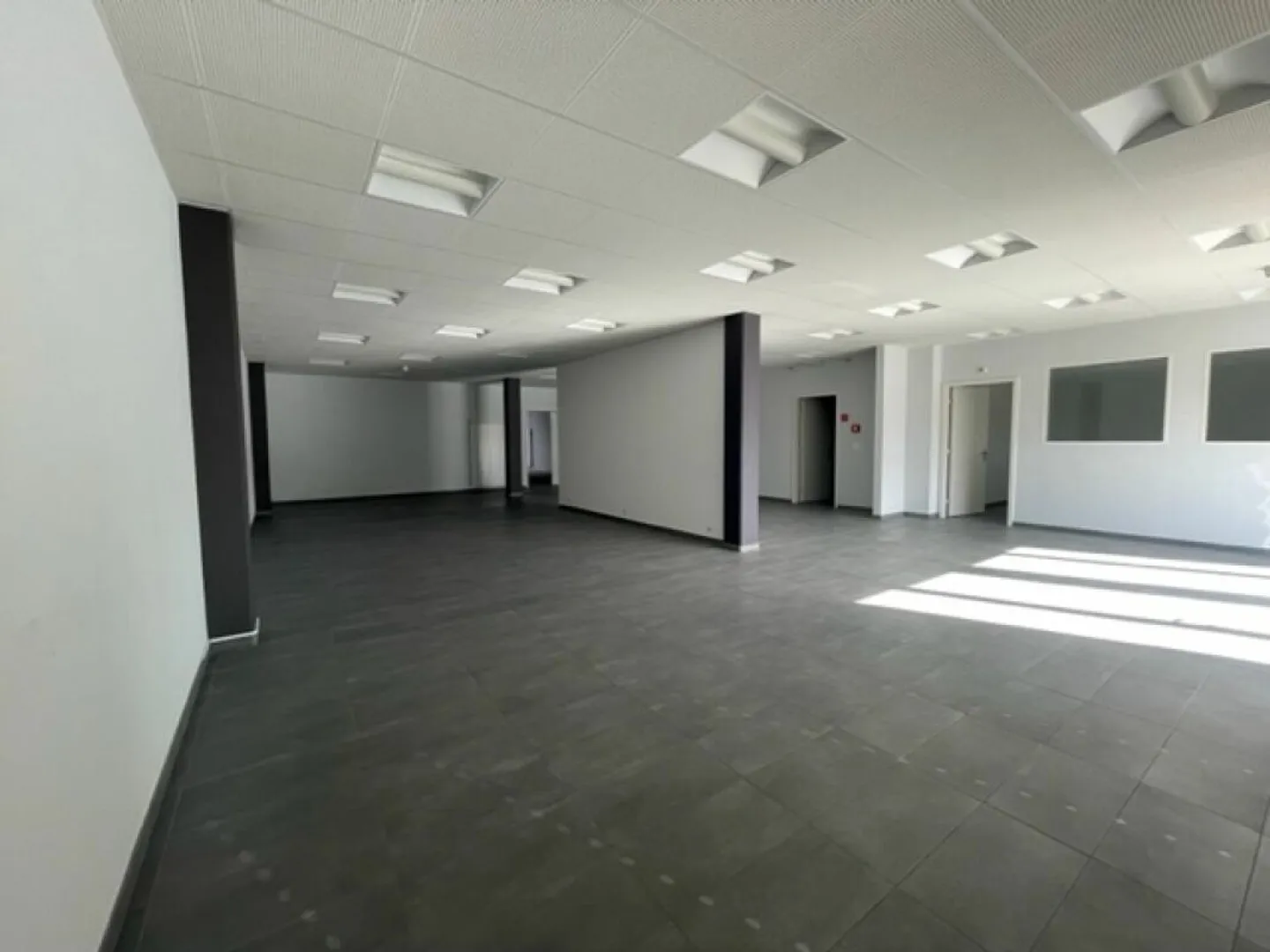 Gewerbefläche von 282 m2 in Montagny-près-Yverdon - Foto 3 von 6
