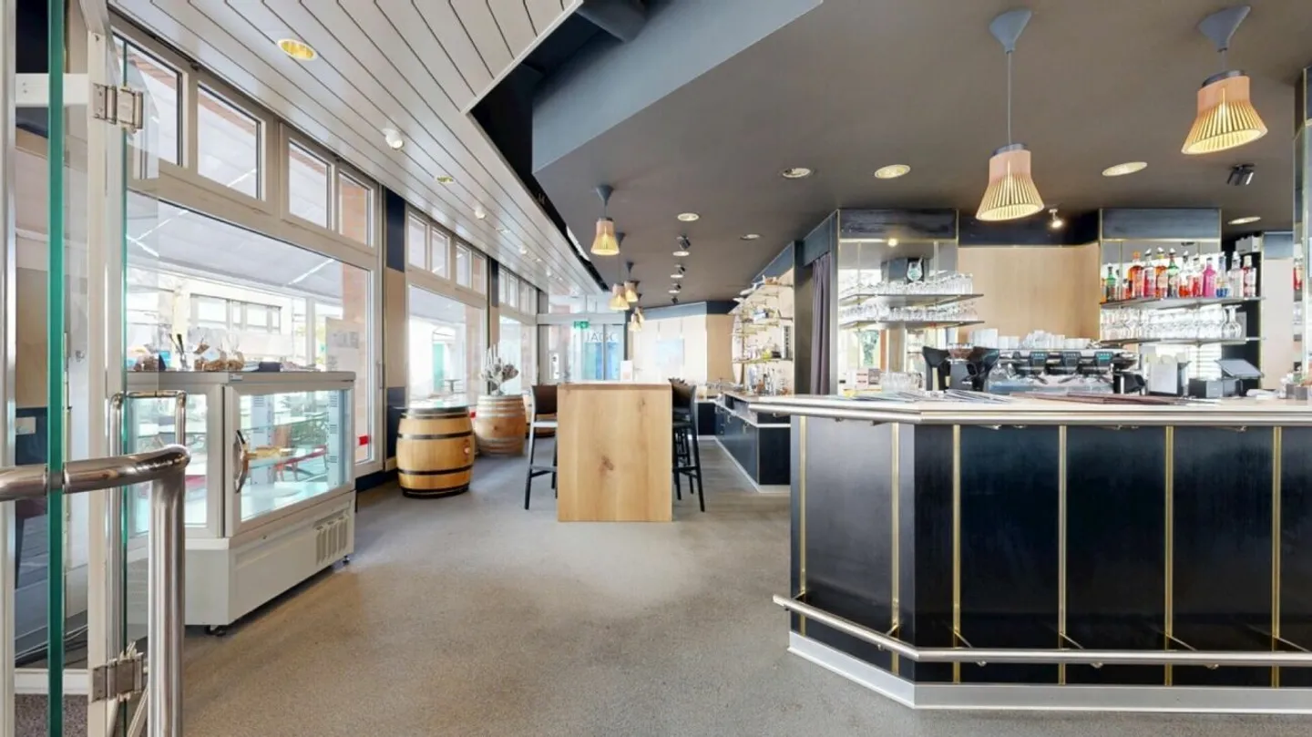 Gastro- /Commercial Property in the Center of Burgdorf - Photo 11 of 13